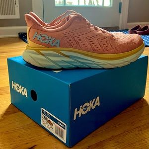Women’s Hoka Clifton 8 Sneakers